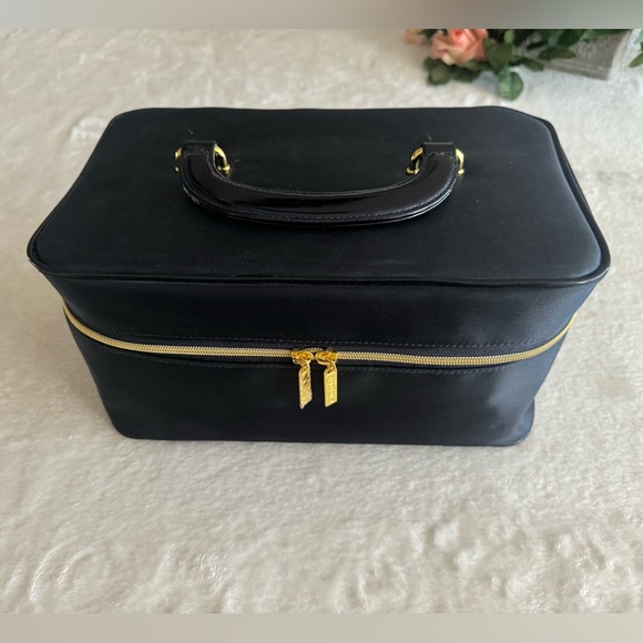 Estée Lauder Nylon Dark Blue Soft Cosmetic Makeup Travel Bag with Gold Accents - Picture 2 of 12